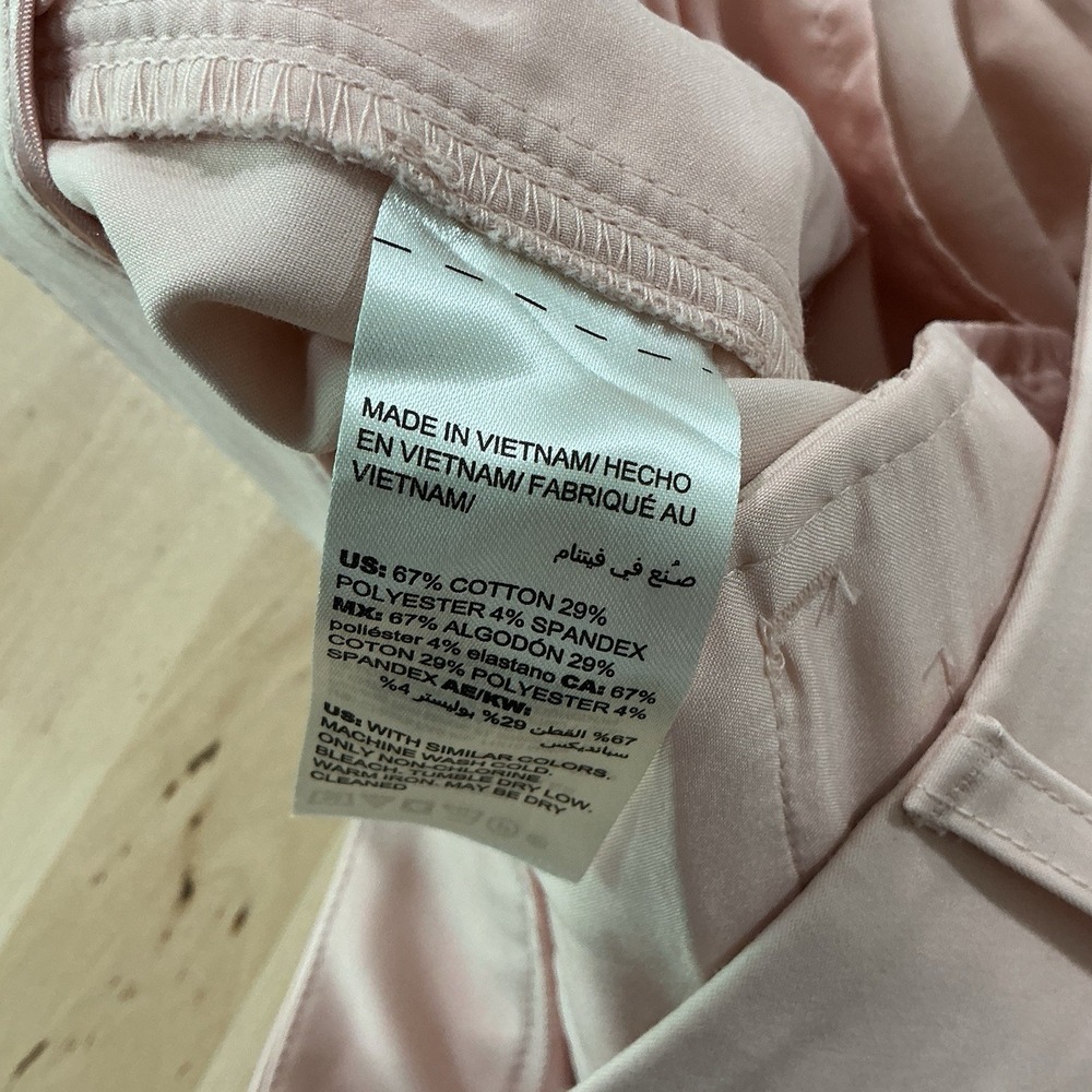 White House Black Market The 5" Short Classic Tailored Womens Pale Pink Size 12P - Picture 6 of 6